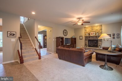 5844 Claremont Dr, Elk Ridge, MD 21075 - photo 4