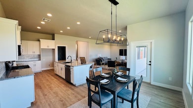 2826 E Smith Creek Dr, Washington, UT 84780 - photo 5