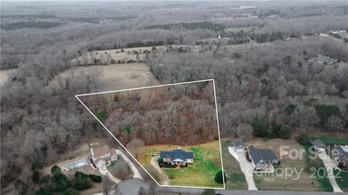 6134 Waters Edge Dr, Midland, NC 28107 - photo 2