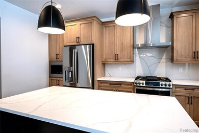 4101 Devon Rd, Royal Oak, MI 48073 - photo 4