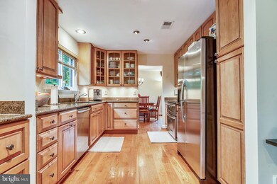 14728 Pebble Hill Ln, North Potomac, MD 20878 - photo 3