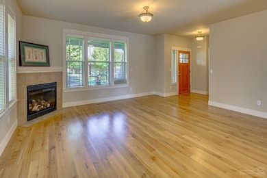 856 NW 15th St, Redmond, OR 97756 - photo 5