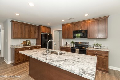 5900 Shepherd Crossing Dr, Louisville, KY 40219 - photo 7