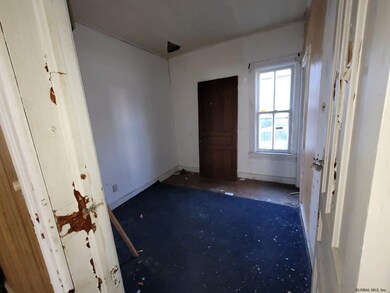 407 Mumford St, Schenectady, NY 12307 - photo 4