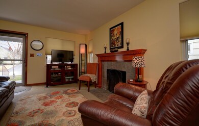 Living Room (4)
