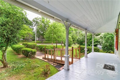 604 Davie Ave, Statesville, NC 28677 - photo 2
