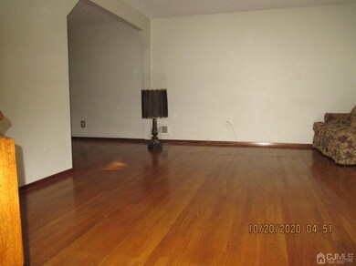 671 Franklin Dr, Perth Amboy, NJ 08861 - photo 4