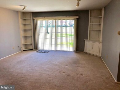 561 Shetland Ct unit 561, Sewell, NJ 08080 - photo 2