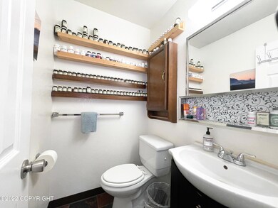 Master 1/2 bath