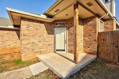 909 Pruett Dr, Edmond, OK 73003 - photo 5