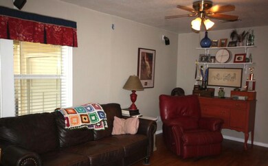 207 E Randall St, Beeville, TX 78102 - photo 2