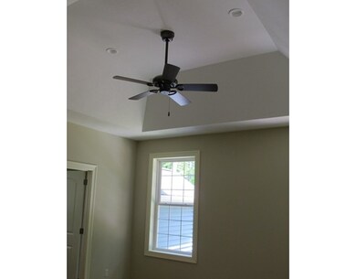 8 Michelle Ln, Holyoke, MA 01040 - photo 7