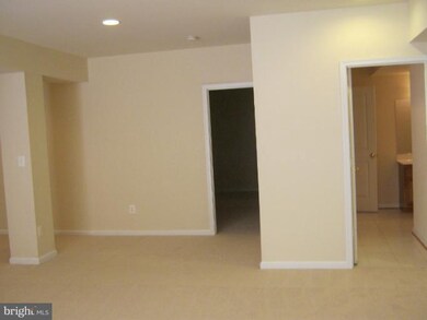 9396 Falling Water Dr, Bristow, VA 20136 - photo 3