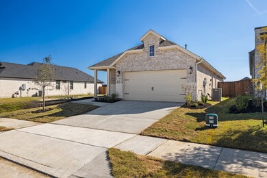 1160 Butterfly Dale Dr, Lavon, TX 75166 - photo 4