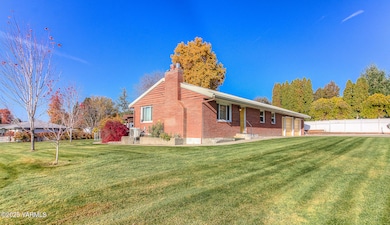 214 Bel Air Dr, Yakima, WA 98908 - photo 3