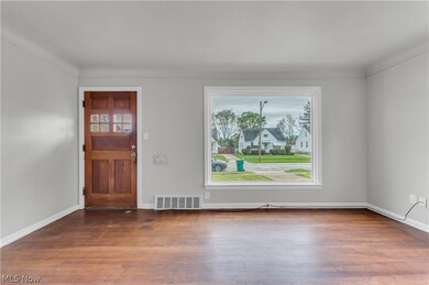 5141 Catherine St, Maple Heights, OH 44137 - photo 3