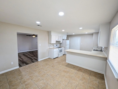 35 Solar St, Mary Esther, FL 32569 - photo 6