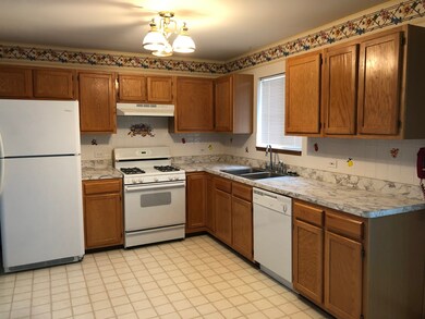 1713 Daybreak Ln, Zion, IL 60099 - photo 6