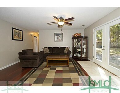 Living Room. GREAT NATURAL LIGHT