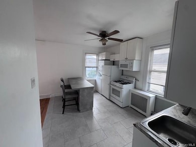 530 Fourth Ave unit 2, Pelham, NY 10803 - photo 2