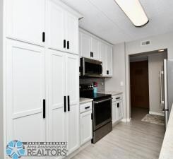 Twin Towers unit 604W, Fargo, ND 58102 - photo 4