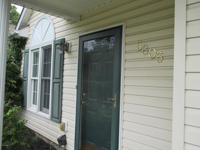 5805 Hudson Lake Dr, Louisville, KY 40291 - photo 3