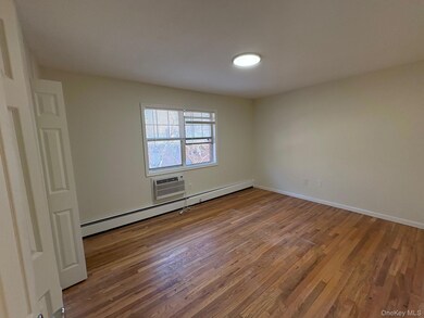 2103 Barclay Manor unit 21C, Newburgh, NY 12550 - photo 6