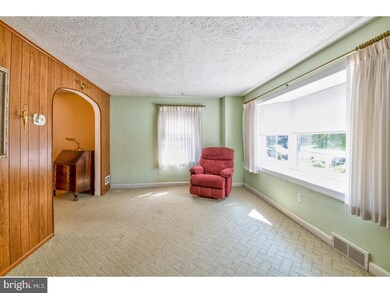 335 N Wyomissing Ave, Reading, PA 19607 - photo 4