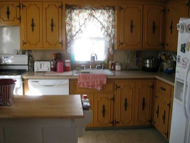 12 Colonial Way, West Warwick, RI 02893 - photo 4