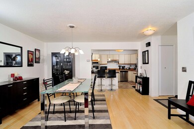 Spacious Dining Open to Eat in Kitchen