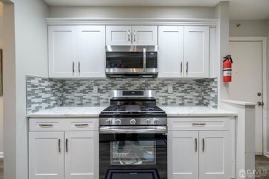 160 Overlook Ct unit 1601, Woodbridge, NJ 07095 - photo 7