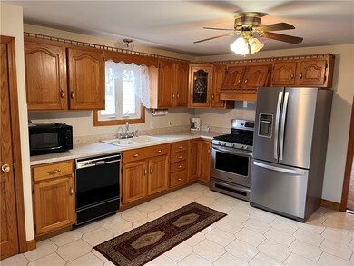 85 Rice St, Pawtucket, RI 02861 - photo 3