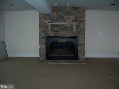 6730 Whispering Falls Dr, Sykesville, MD 21784 - photo 7