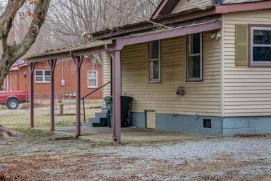 305 S Russell St, Portland, TN 37148 - photo 6