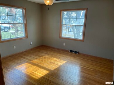 2806 W 47th St, Davenport, IA 52806 - photo 7