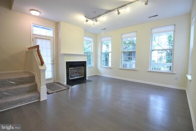 13515 Giant Ct, Germantown, MD 20874 - photo 4