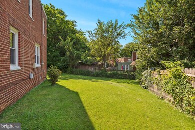 6327 Carrington Ct, Capitol Heights, MD 20743 - photo 4