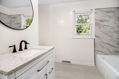 945 Lancashire Ct SE unit 947, Grand Rapids, MI 49508 - photo 6