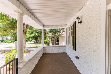 10-P1743648