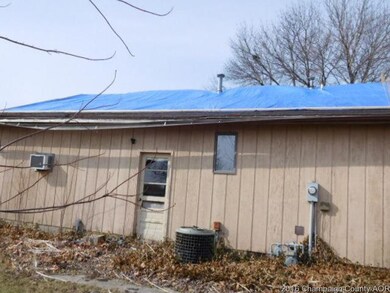 511 S Vine St, Camargo, IL 61919 - photo 2