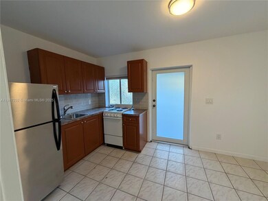 340 SW 18th Rd unit Rear, Miami, FL 33129 - photo 2