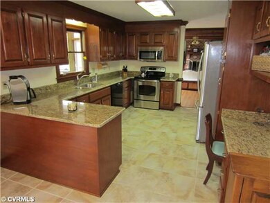 Kitchen - Fabulous Eat-in Kitchen is Accentuated w