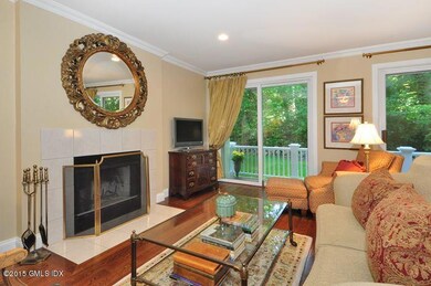 Living Room with fireplace