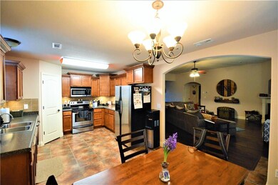 31 Chatburn Dr, Bella Vista, AR 72715 - photo 5