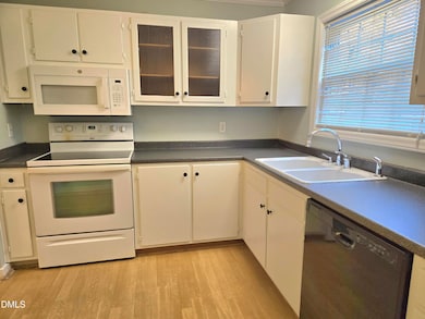 9 Willow Bridge Dr, Durham, NC 27707 - photo 2