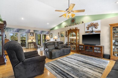 19 Redbud Ln, Kimberling City, MO 65686 - photo 5