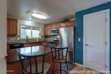 Breakfast Bar & Pantry