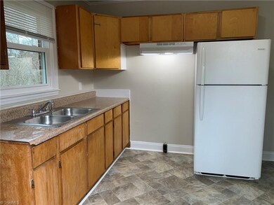 1305 Wise Ave, High Point, NC 27260 - photo 3