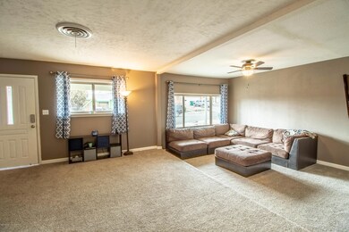 3902 Knollcrest Dr, Farmington, NM 87402 - photo 2