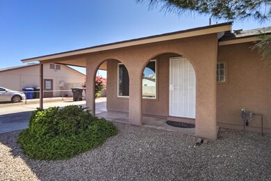 2210 W Western Dr-10